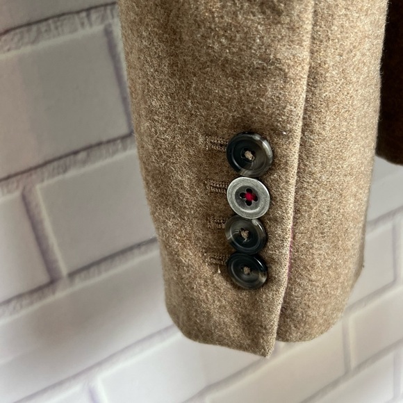 BANANA REPUBLIC Tailored Tan Wool-Blend Blazer/size 6P - Picture 11 of 13